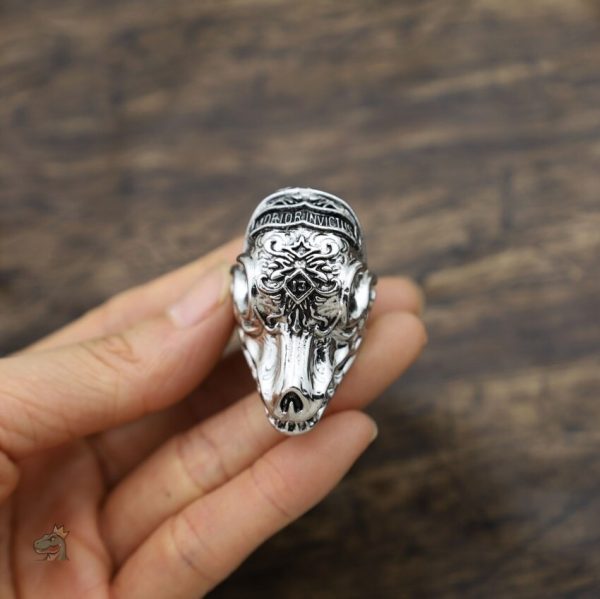 Bague en forme de raptor, un look captivant
