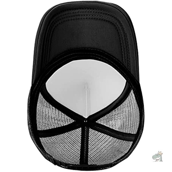 Mode ludique avec une casquette dinosaure stylée
