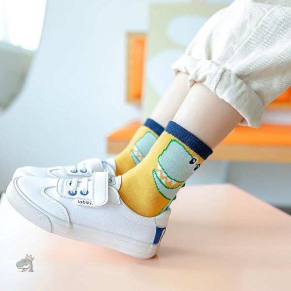 Chaussettes originales inspirées par l'espace et les dinosaures