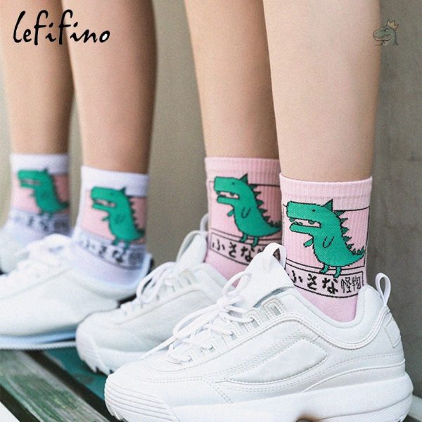 chaussettes-dinosaure-kawaii-1 Chaussettes dinosaure kawaii colorées pour un look amusant