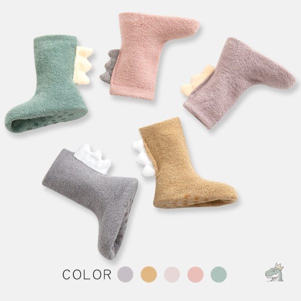 chaussettes-dinosaures-1 Chaussettes dinosaure pour enfants avec motif de petit dinosaure