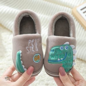 Chaussons peluche enfant en forme de dinosaure