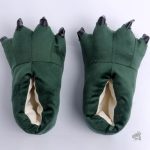 Chaussons pieds de dinosaure, design original et ludique