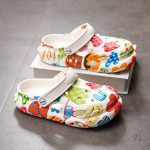 Chaussures de plage confortables ornées de dinosaures
