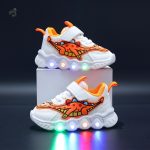 Chaussures d'inspiration dinosaure avec lumière intégrée