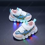 Chaussures lumineuses à thème dinosaure, parfaites pour jouer