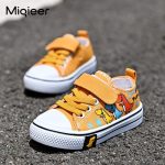 Chaussures pour enfants inspirées des dinosaures