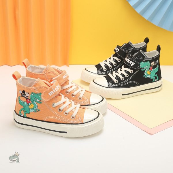 Modèle de converse inspiré des T-Rex