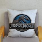 Coussin en peluche dinosaure