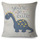 Coussin dinosaure aux doux couleurs