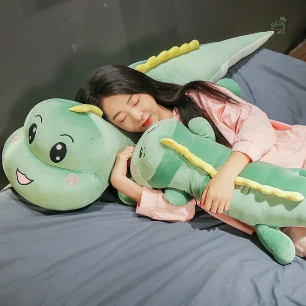 Doux coussin dinosaure, ajout ludique à la chambre