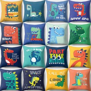 Housse coussin dinosaure colorée pour décoration enfantine