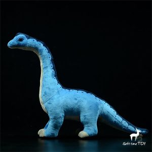 Jouet en peluche représentant un dinosaure Diplodocus