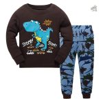 Pyjama dinosaure garçon marron et bleu, confortable et amusant