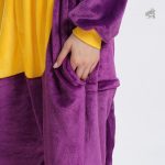 Pyjama pour enfants avec motifs de dinosaures en violet