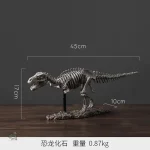 Squelette dinosaure en exposition pour passionnés de paléontologie