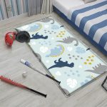 Tapis enfant avec motifs de dinosaures ludiques