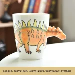 Tasse unique avec motif dinosaure en relief