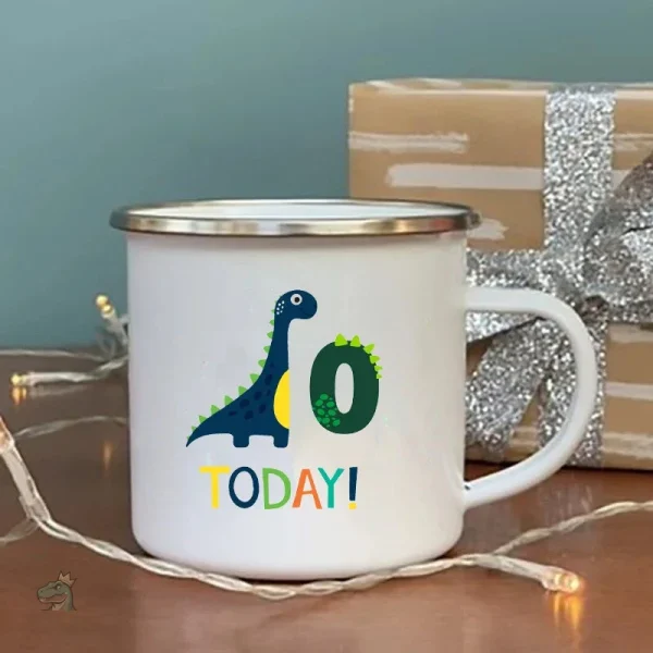 Tasse dinosaure pour une fête d'anniversaire unique