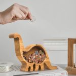 Tirelire dinosaure en bois colorée pour enfants