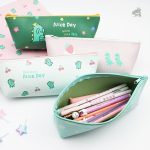 Trousse amusante avec design de dinosaure